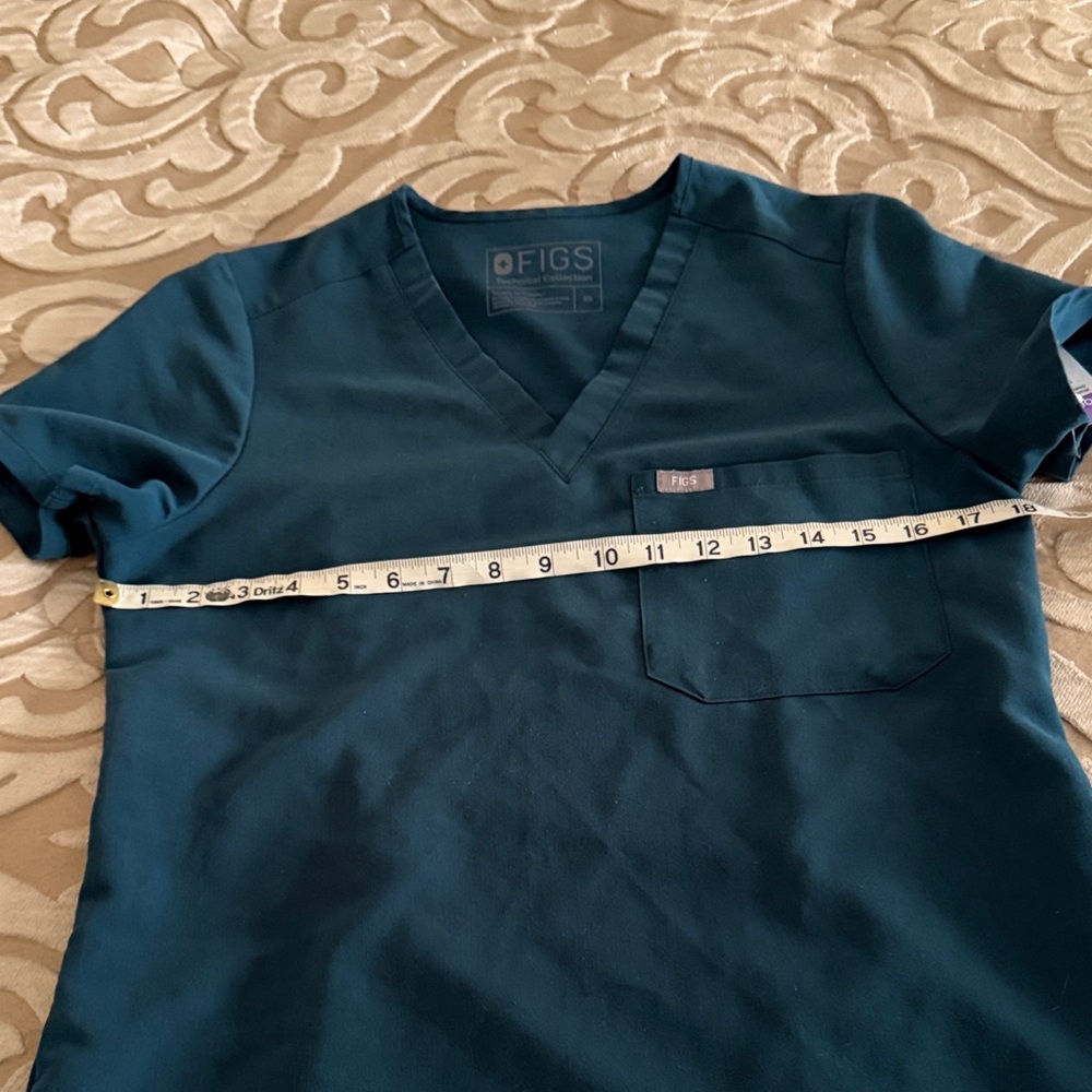 Figs Deep Teal Medical Scrub set - Picture 7 of 9